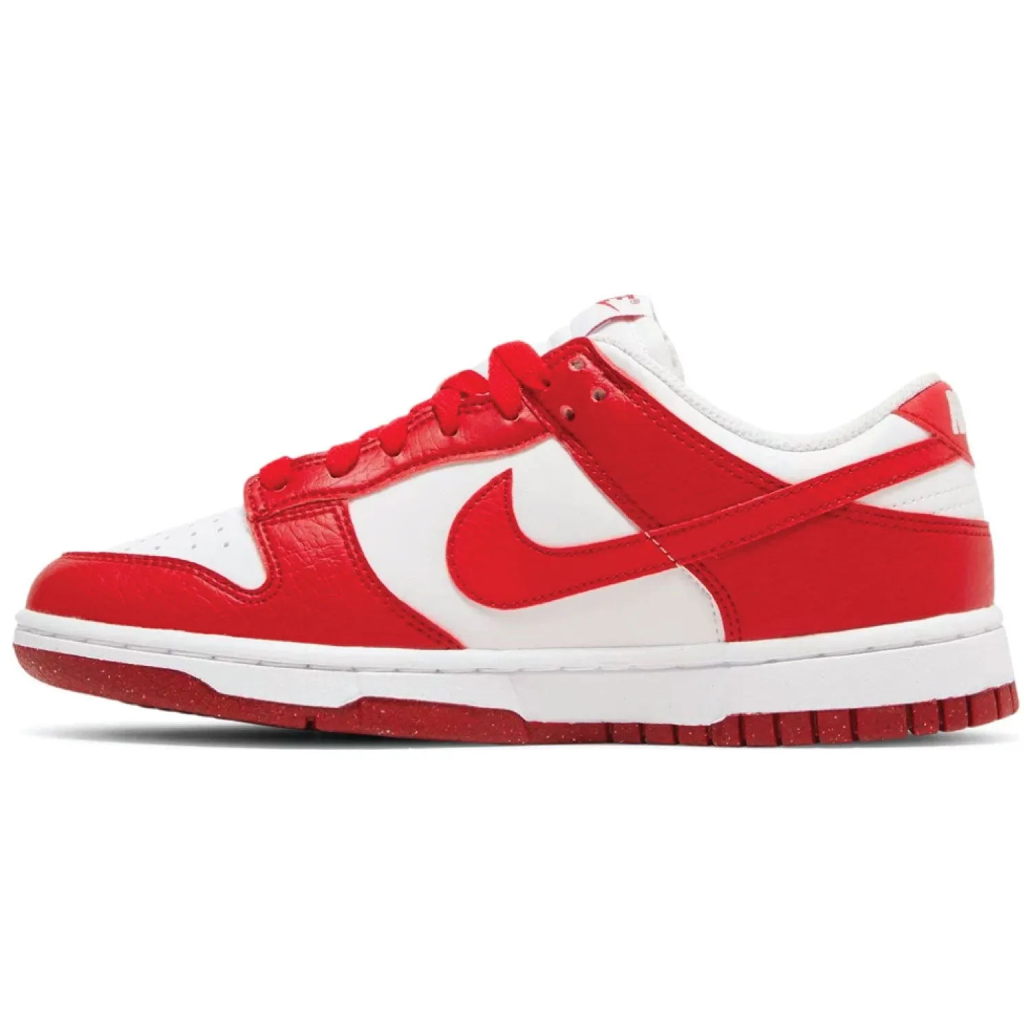 Wmns Dunk Low Next Nature 'Gym Red'